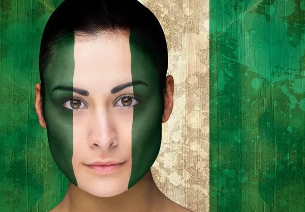 imagen-compuesta-hermoso-fanatico-futbol-pintura-facial-contra-bandera-nigeria-efecto-grunge_1134-51